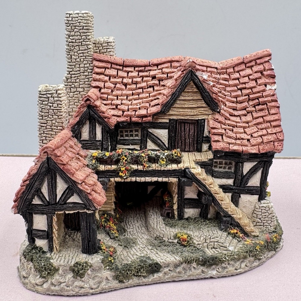David Winter Cottages - The Bothy - 1983 Hand Painted COA And Original Box
